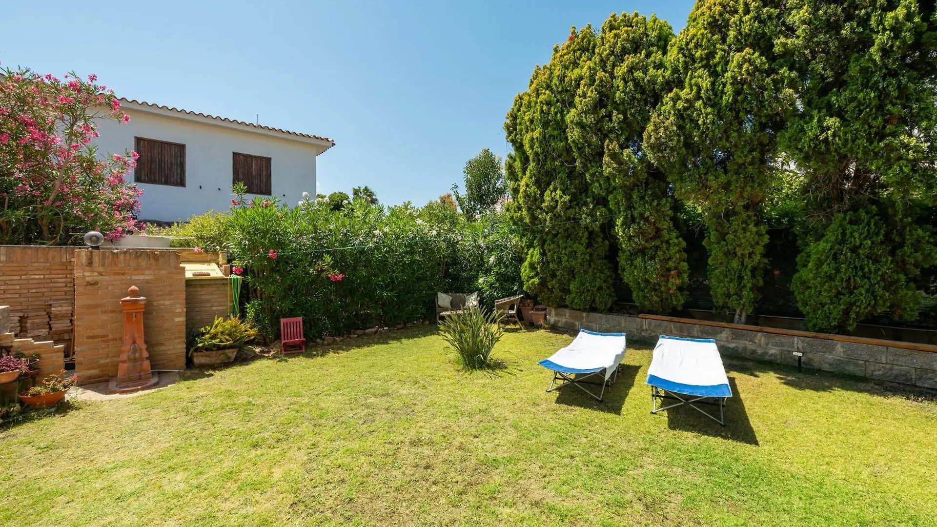 Nuraya Villa Capoterra 0*,  Olaszország